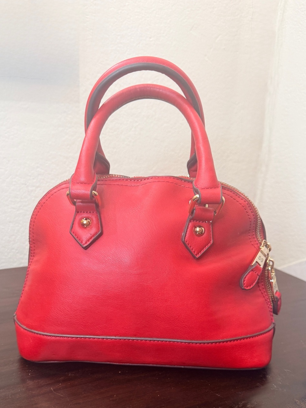 Coco + Carmen Red Dome
Satchel Handbag | Gold
Hardware | rolled handles
EUC - Picture 5 of 12